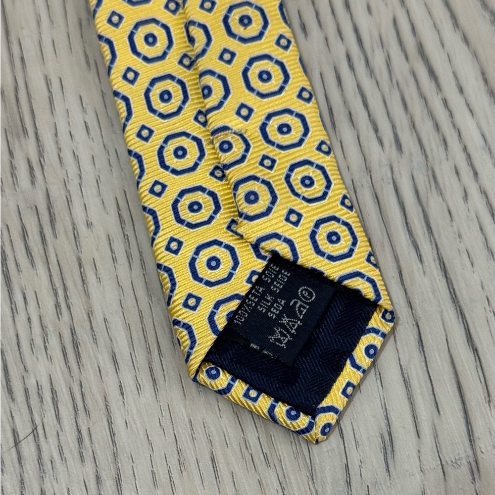 NEW BURBERRY LONDON 100% SILK Yellow Geometric Print Tie - Made In Italy $245 - Picture 5 of 10